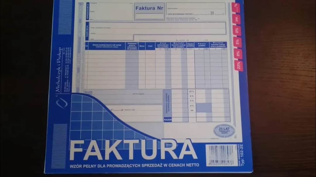 Faktura 8% VAT: Wystaw ją poprawnie i uniknij błędów!